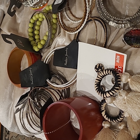 Jewelry!!!!! - Picture 2 of 6